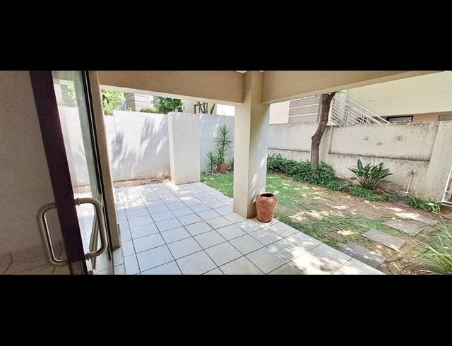 1 BEDROOM PROPERTY TO RENT IN LONEHILL